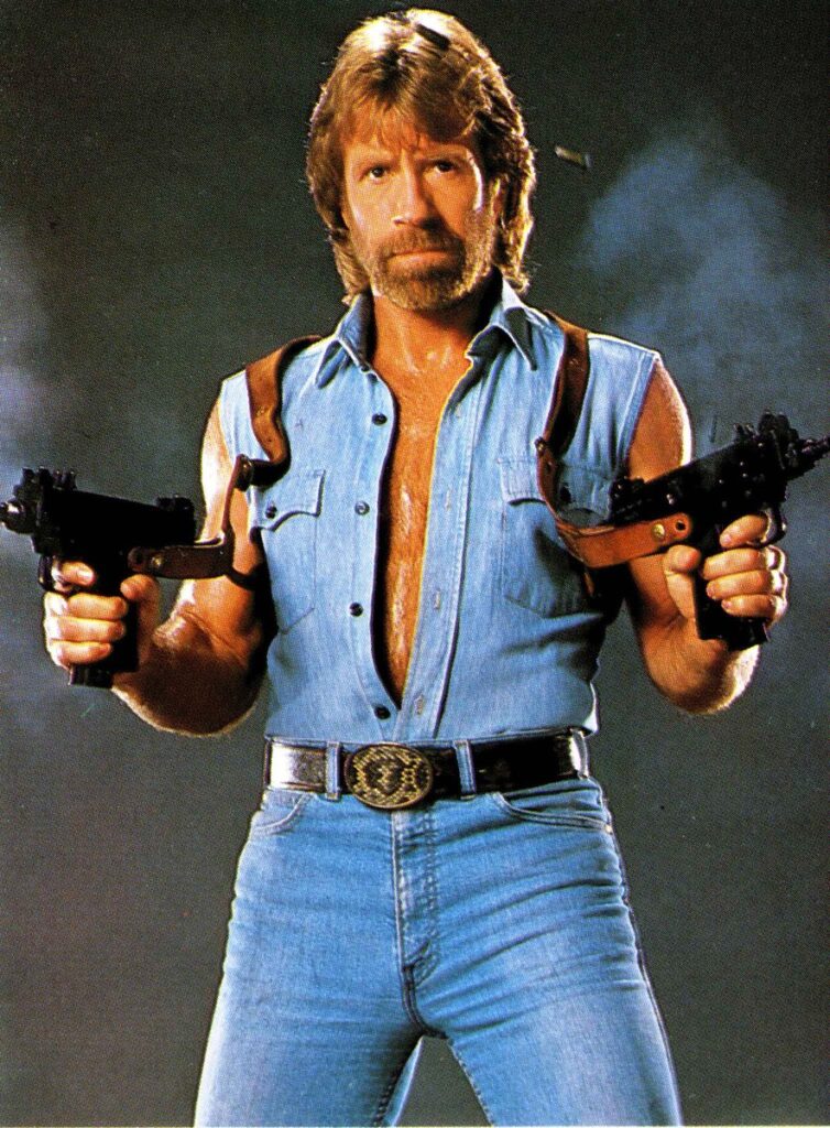 Chuck Norris a UZI